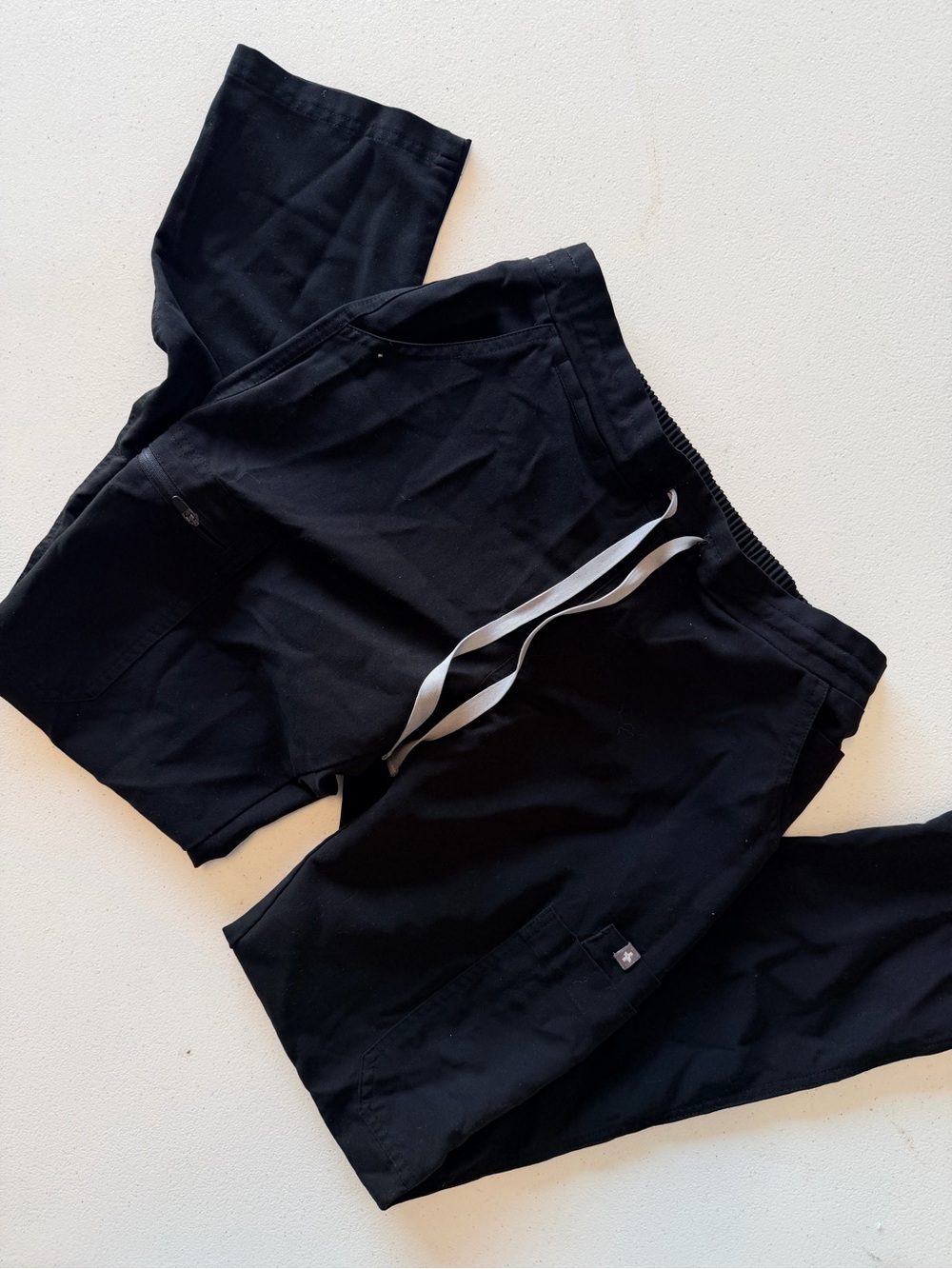 Figs Womens XS-P Black Jogger Pants with Contrast Drawcord
